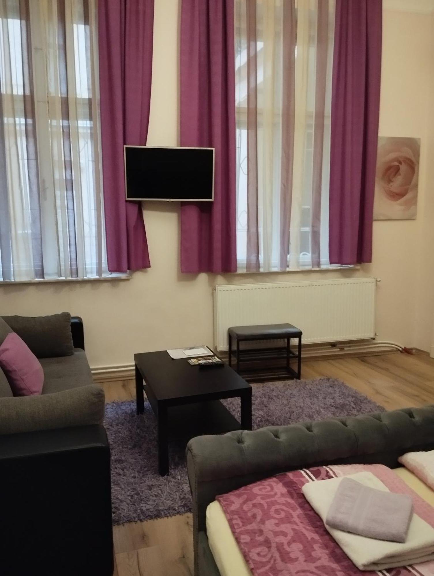 Mandy Apartments Budapeste Exterior foto