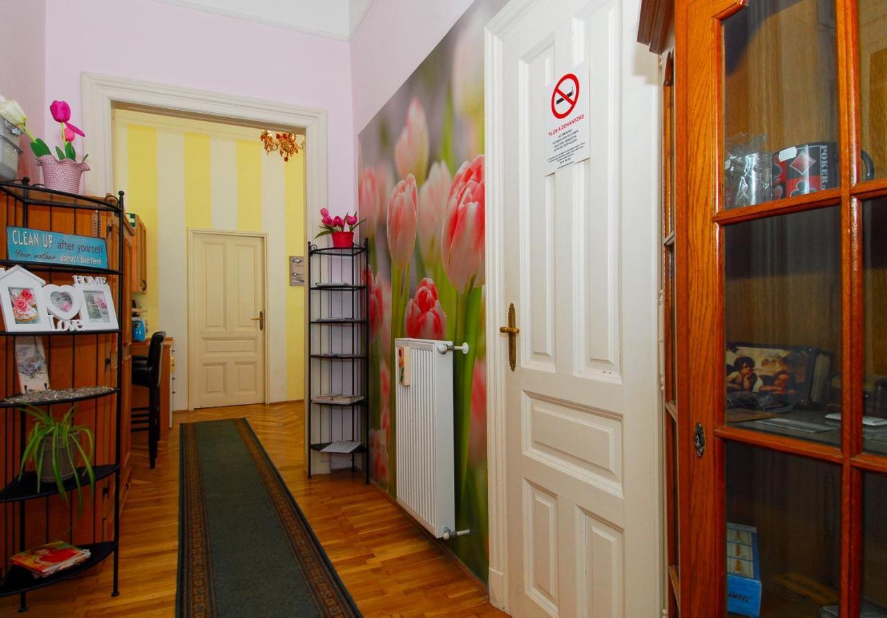 Mandy Apartments Budapeste Exterior foto